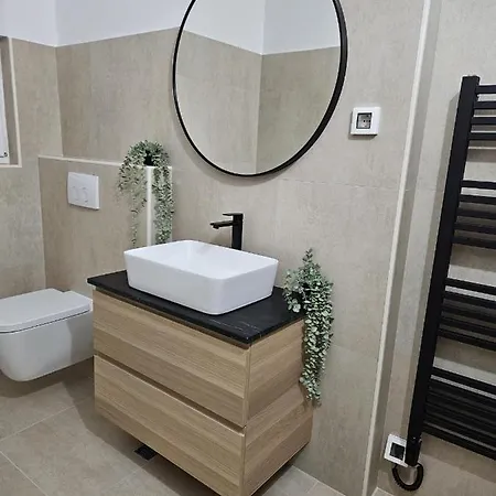 Apartment Whitehill House *